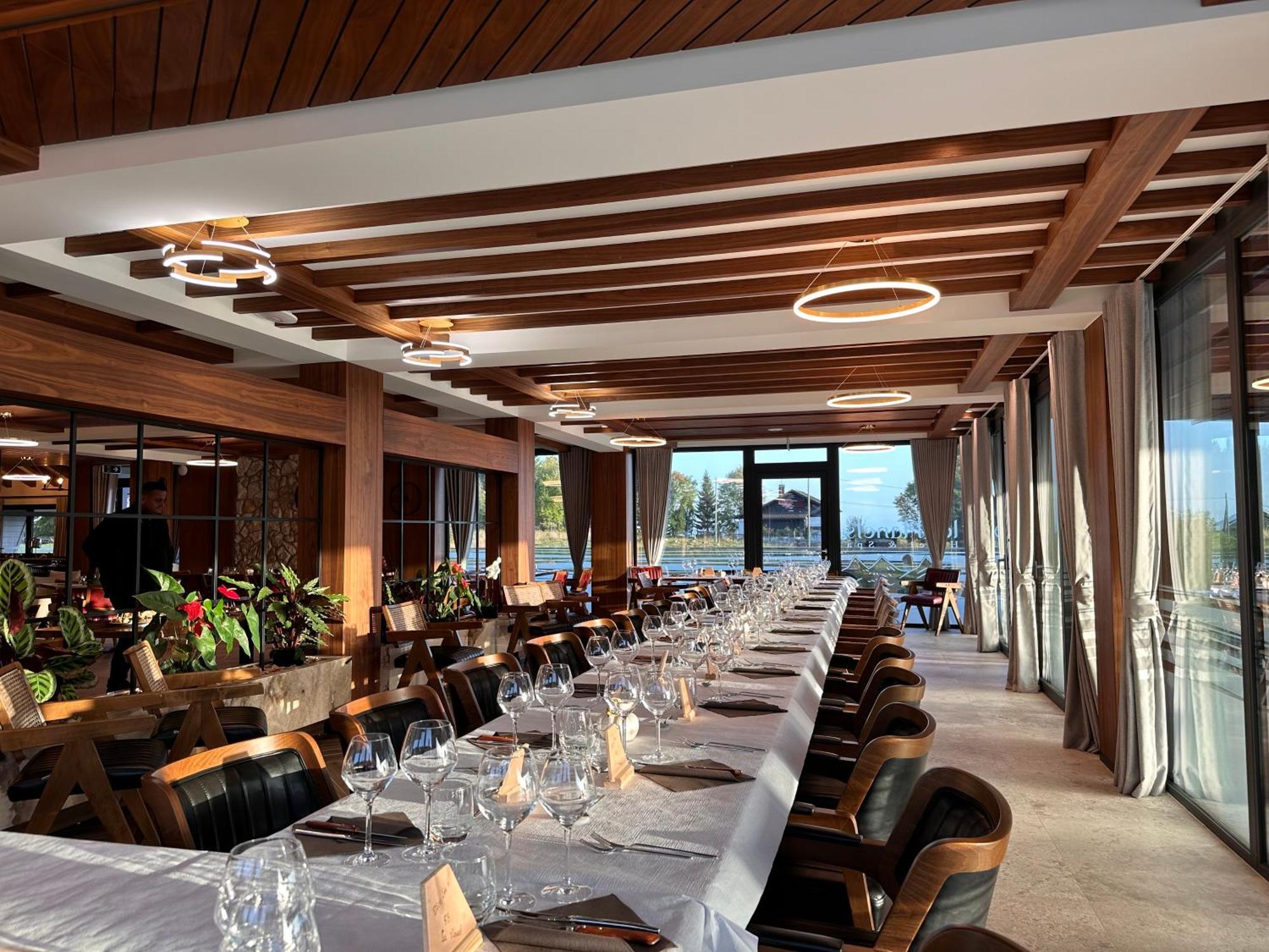 Hotel Restaurant & Spa Les Planets Les Rasses المظهر الخارجي الصورة